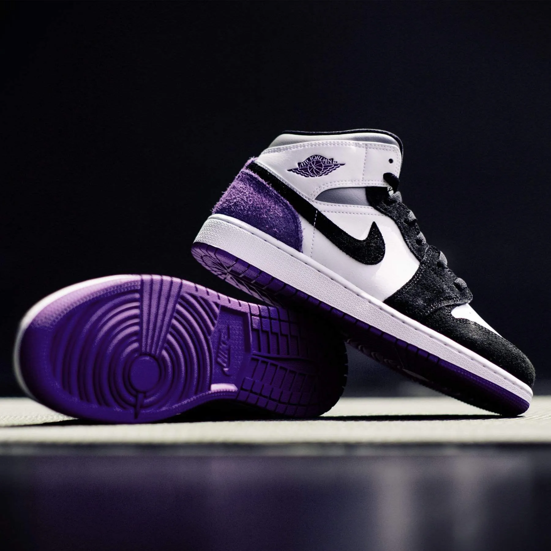 Air Jordan 1 Mid SE GS 'Varsity Purple'