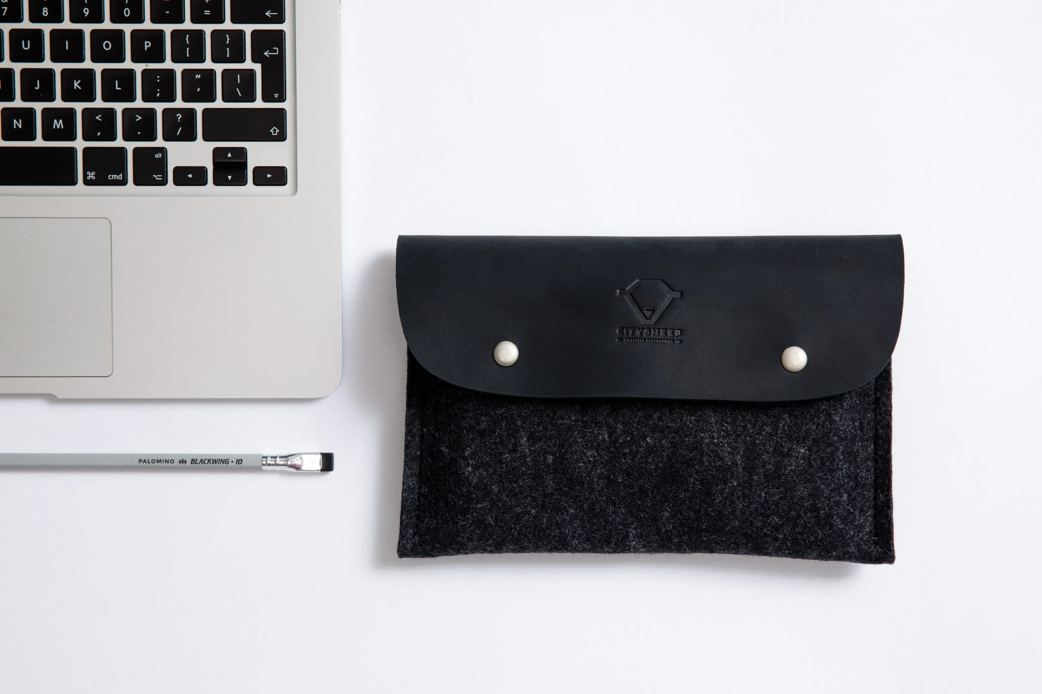 CABLE ORGANISER/ CLASSY BLACK