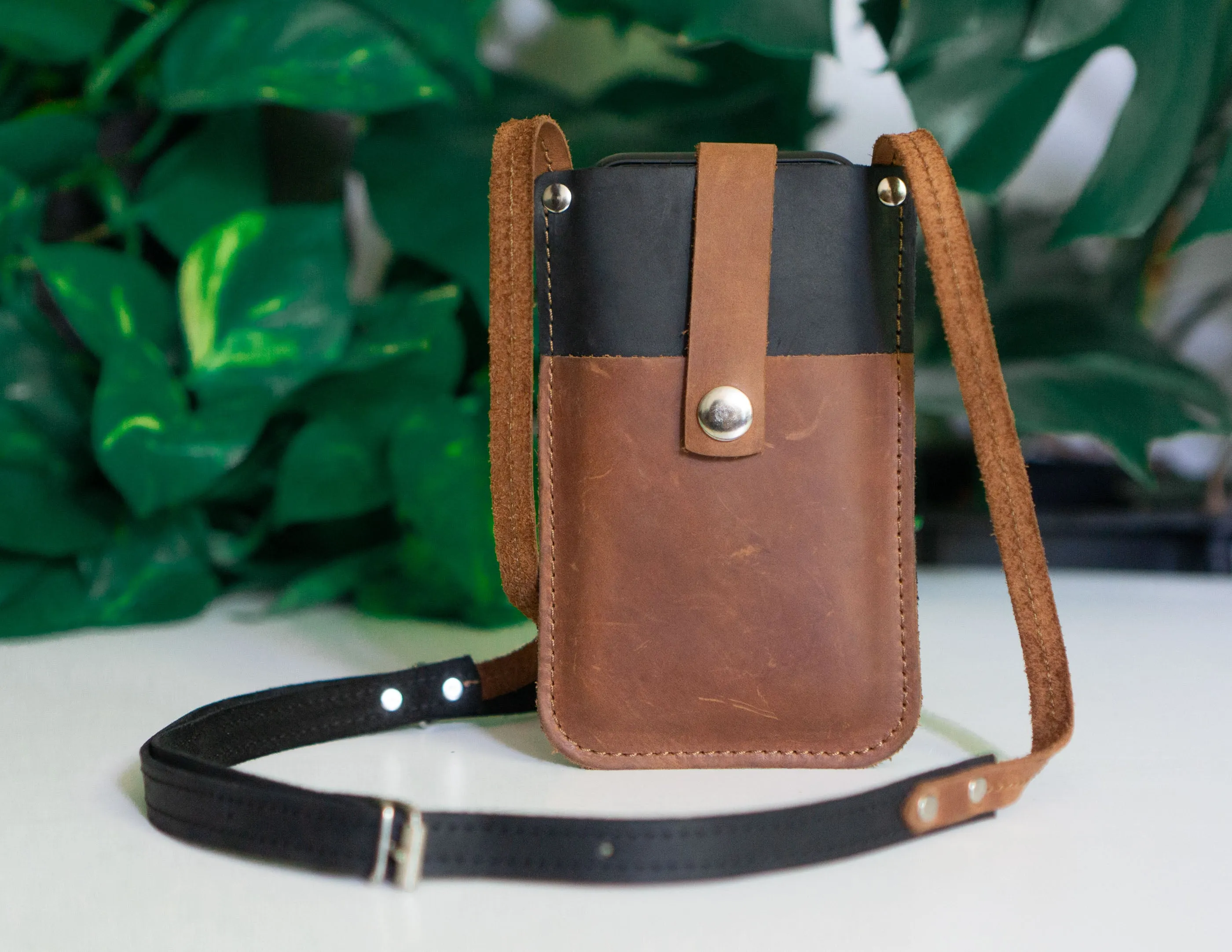 Crossbody Phone Bag | Handcrafted in genuine leather