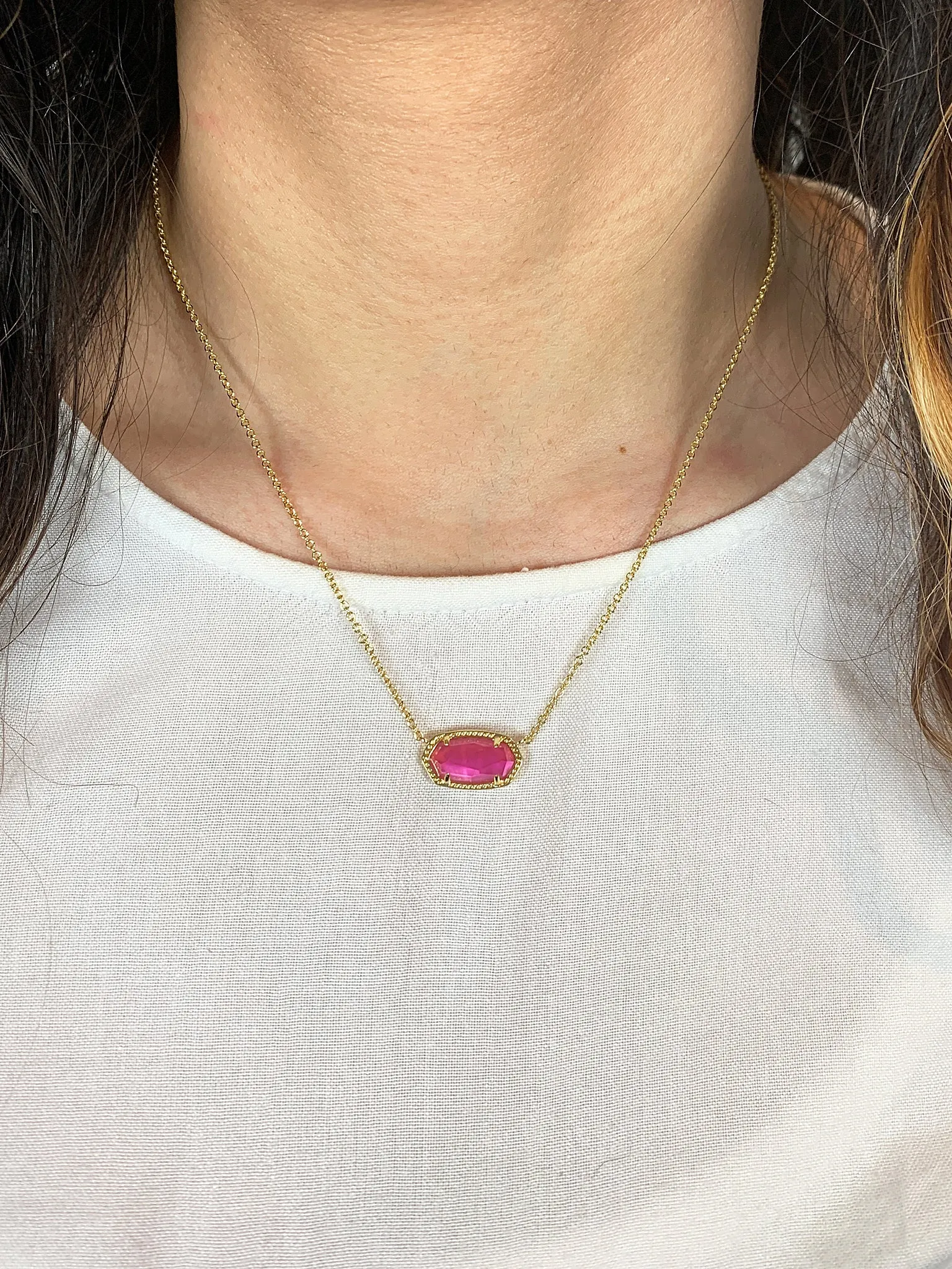 Kendra Scott Elisa Oval Pendant Necklace in Azalea Illusion and Gold