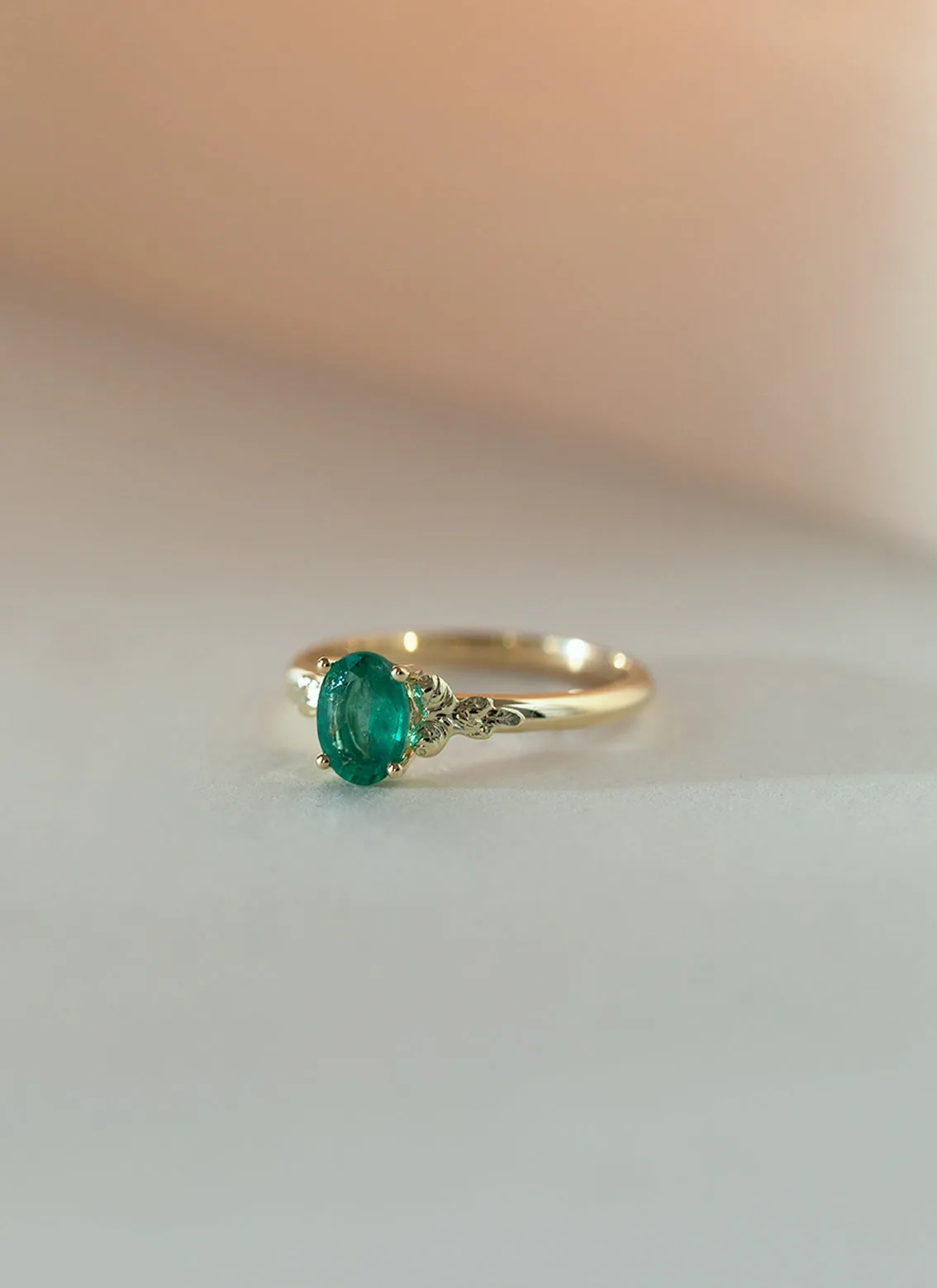 Pippa emerald medium ring 14k gold