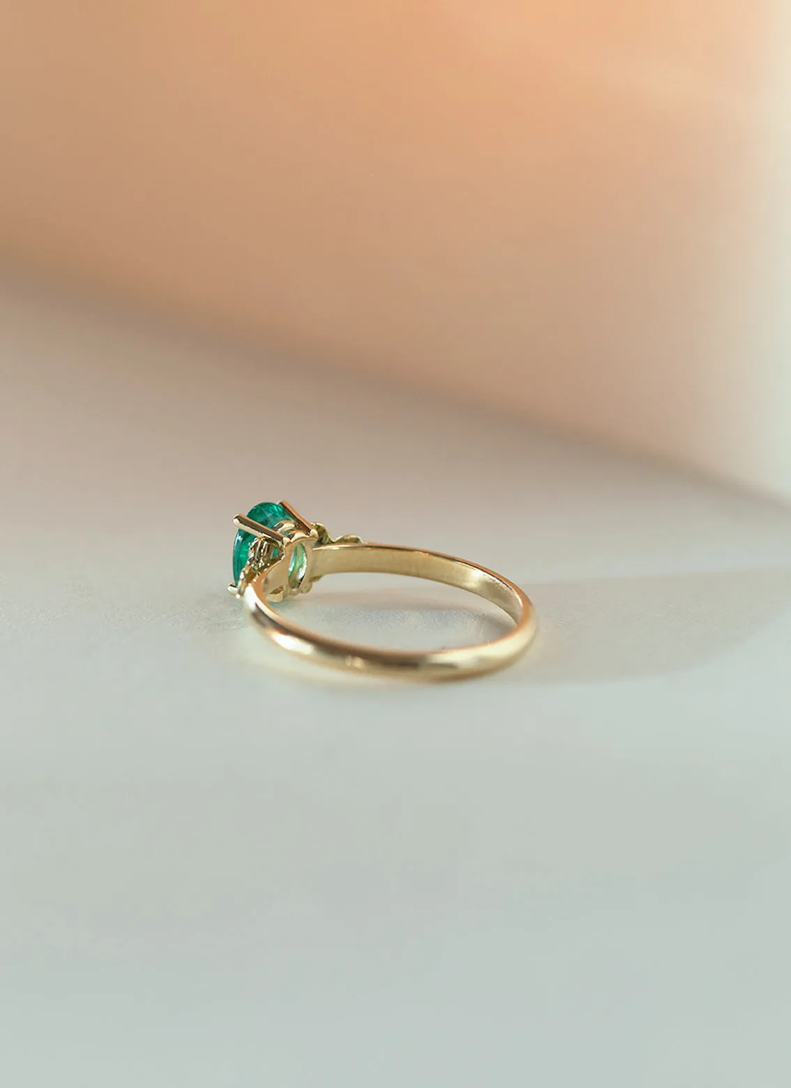 Pippa emerald medium ring 14k gold