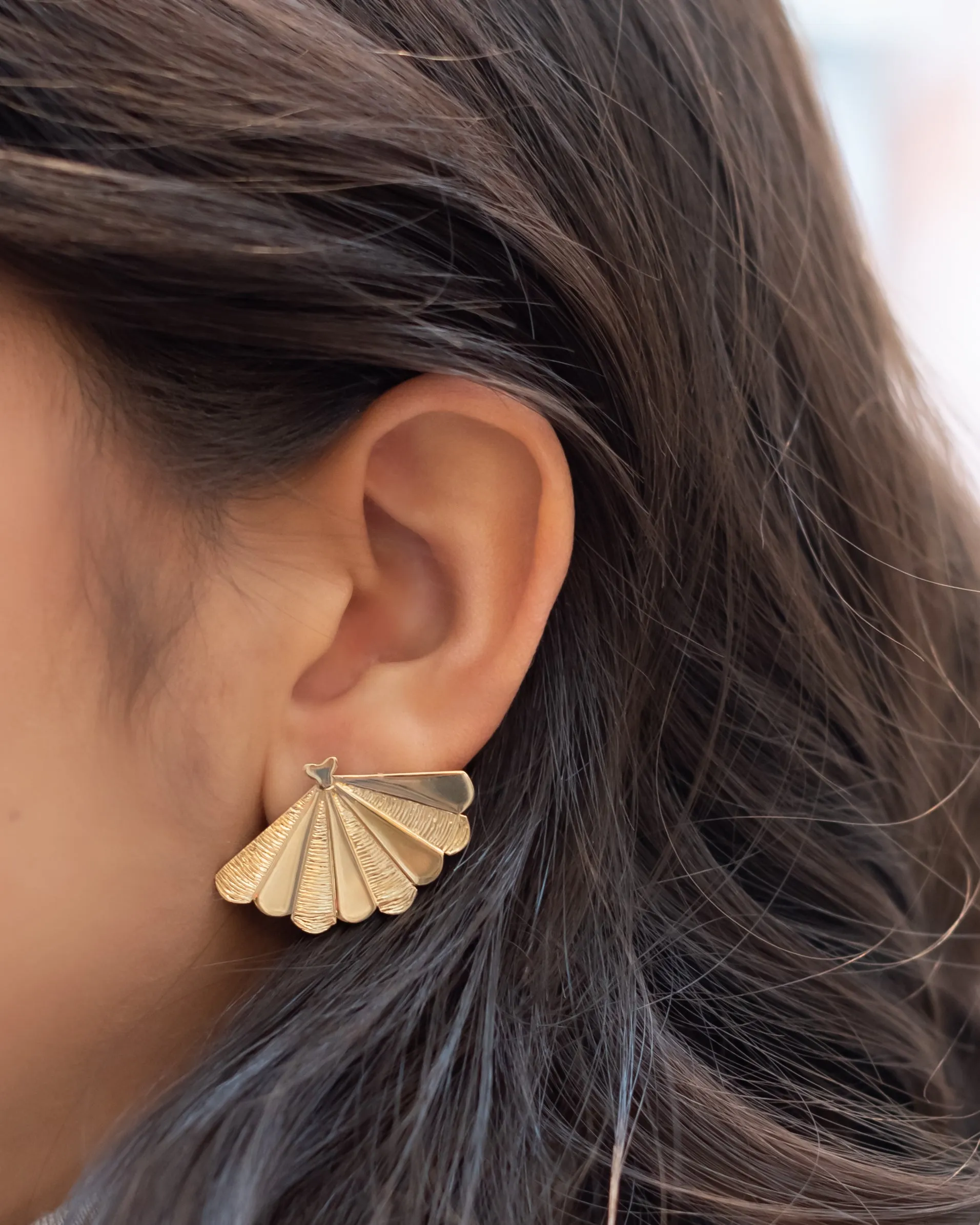 SANTIAGO Shell Big Earrings